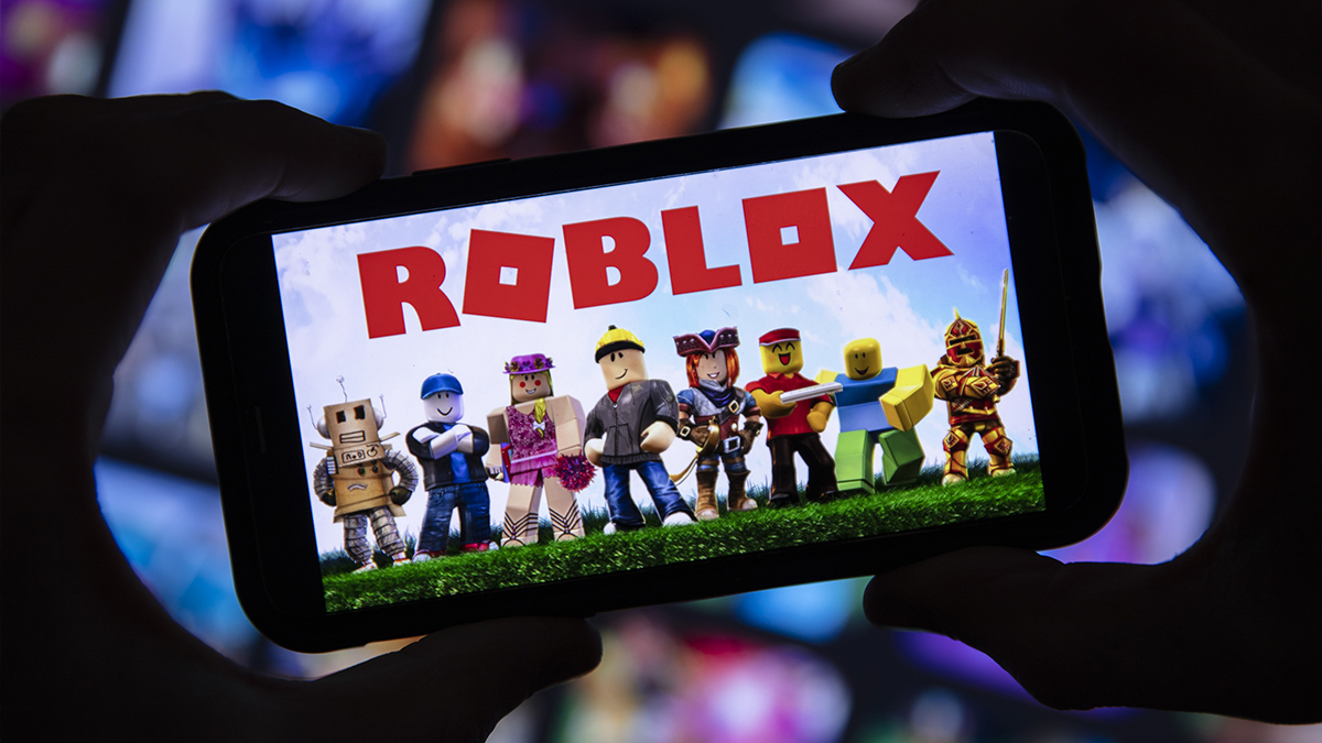 Roblox accused of allowing gambling sites to target minors