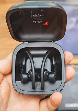 Class Action: Powerbeats Pro Charging Problems, Battery Drainage Stem from Defective Design